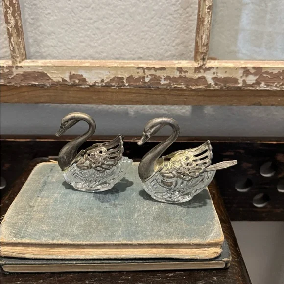 Pair of Italian vintage glass swan salt cellars with silver articulated wings - Picture 3 of 7